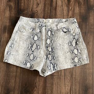 YMI Jeans White & Gray Snake Print Shorts